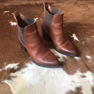 Steve Madden Pistol Ankle Boots Size 8